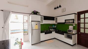 Fridge, microwave, stovetop, rice cooker