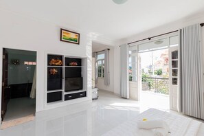 4 bedrooms, individually decorated, individually furnished, desk - Tran Duy City Villa 2 (Ho Chi Minh City)