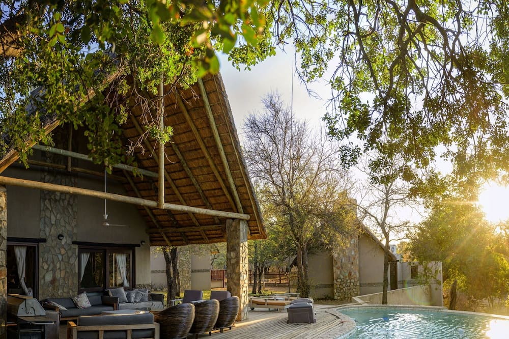 Leopard's Lair Bush Lodge
