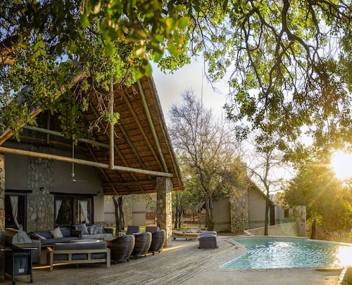 Leopard's Lair Bush Lodge