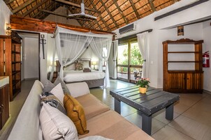 Deluxe Double Room | Desk, iron/ironing board, free WiFi, bed sheets