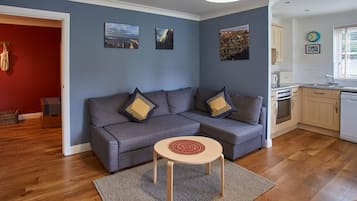 Apartment | Wohnbereich | Flachbildfernseher