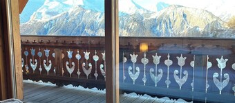 EXCEPTIONAL CHALET IN THE HAMLET OF HUEZ - SLEEPS 8