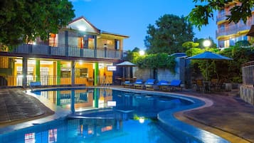 2 piscinas al aire libre
