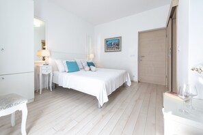 Panorama tweepersoonskamer | Gratis babybedden, gratis wifi, beddengoed