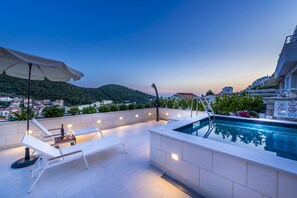 Front of property – evening/night - Villa Boro 4 (Dubrovnik)