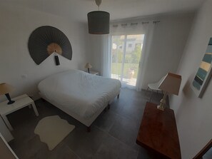 4 makuuhuonetta, silitysrauta/-lauta, ilmainen Wi-Fi