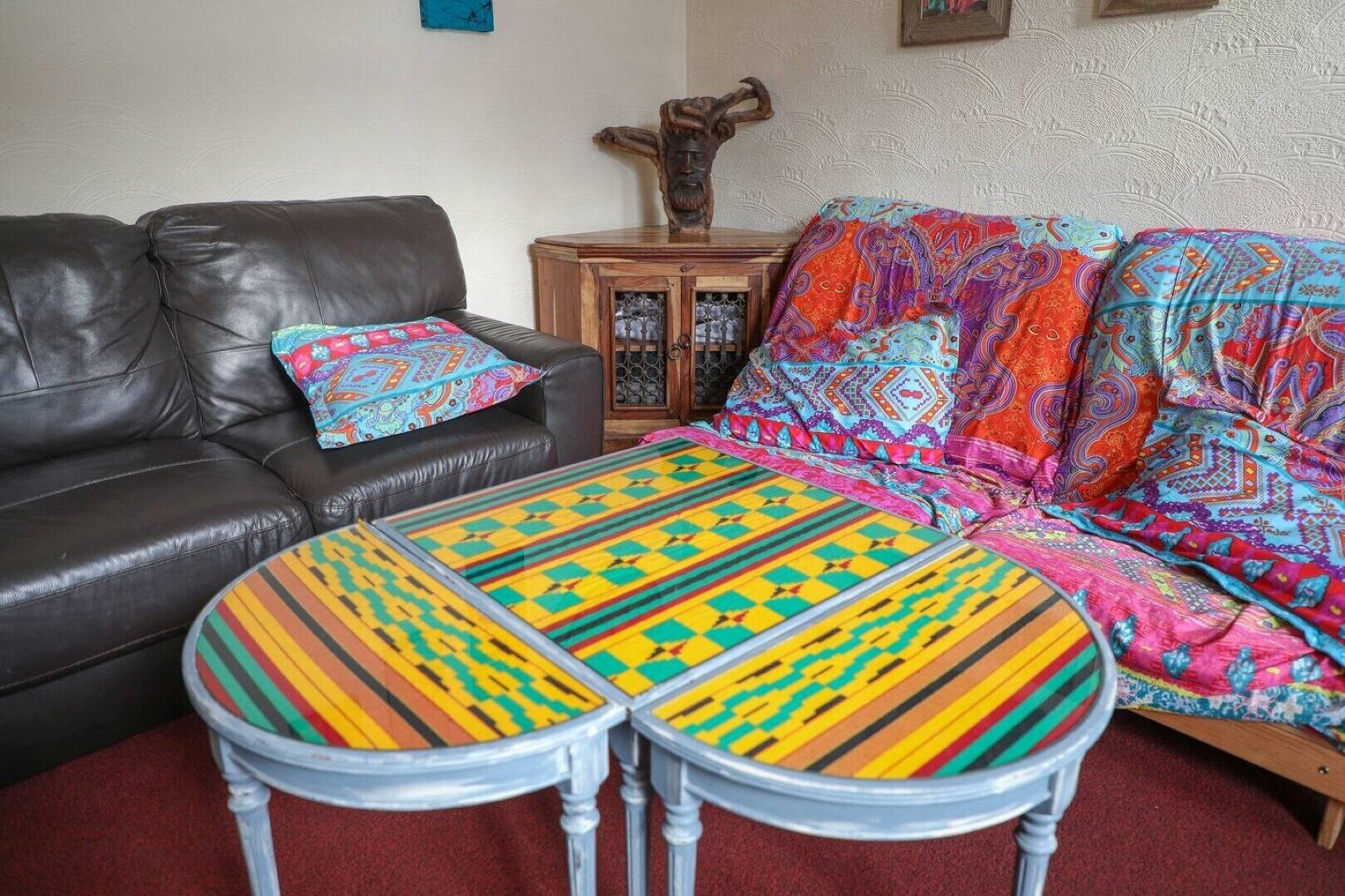 Flat-screen TV, Netflix, streaming services