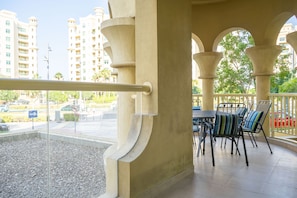 Deluxe Apartment | Balcony