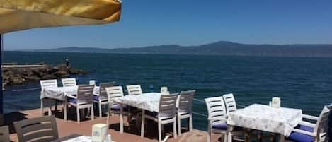 Se sirven desayunos, comidas y cenas