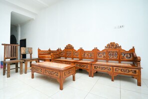 Coin salon dans le hall