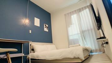 City Double Room | Desk, blackout drapes, free WiFi, bed sheets