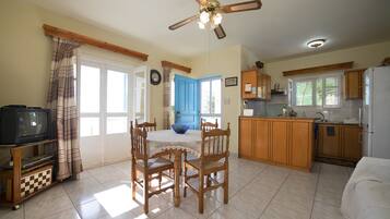 House, 2 Bedrooms | Living area | Flat-screen TV