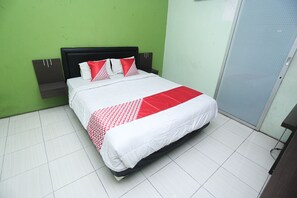 Standard Double Room - OYO 2524 Royal Borneo Guesthouse (Banjarmasin)