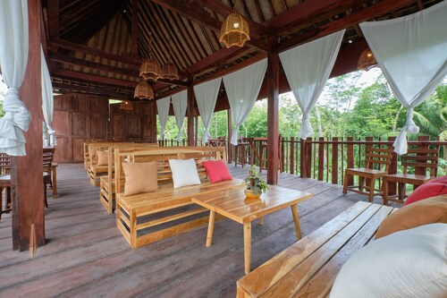 OYO 2519 Mayang Garini