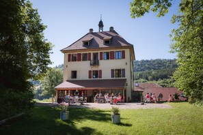 Abendessen, vegetarische Küche, Blick auf den Garten 