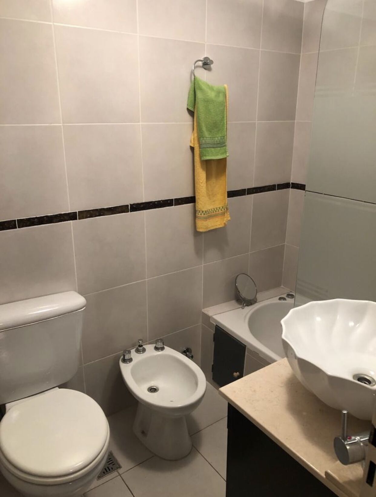 Combined shower/tub, jetted tub, rainfall showerhead, hair dryer