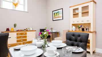 Sudah termasuk sarapan ala Inggris setiap hari