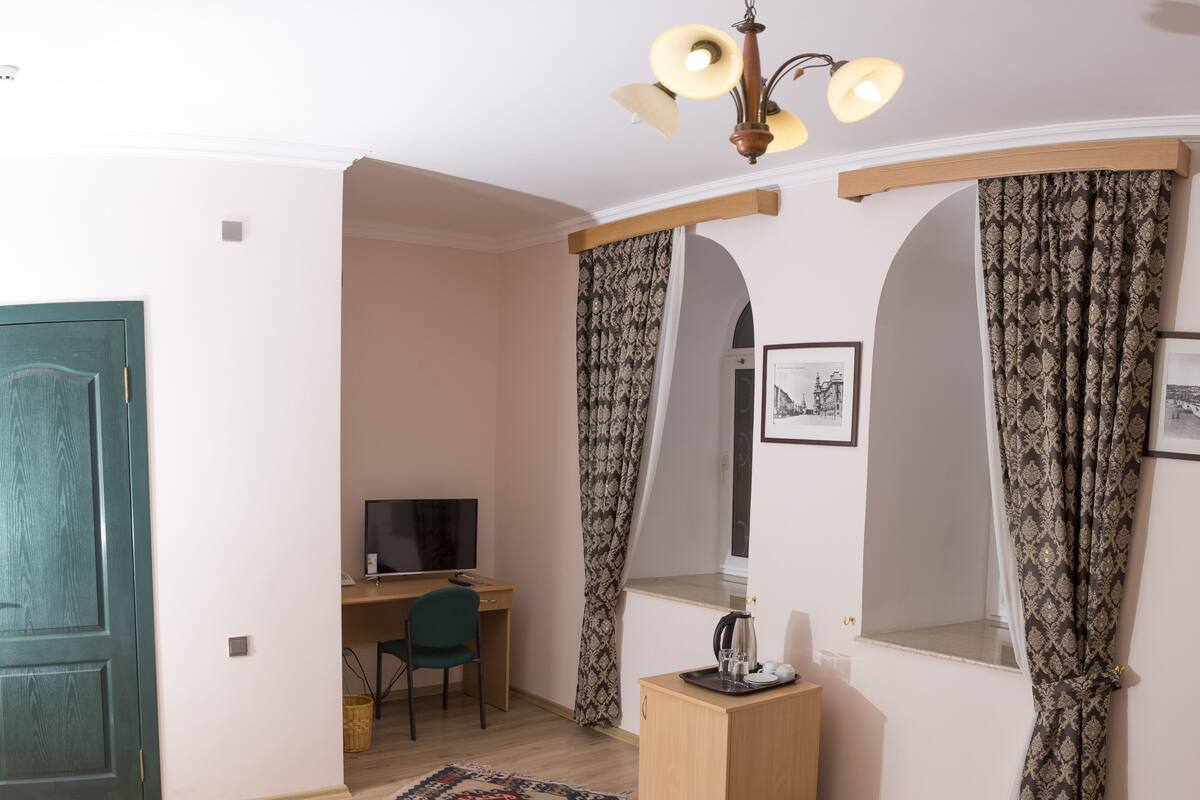 Standard Triple Room | Hypo-allergenic bedding, minibar, iron/ironing board, free WiFi