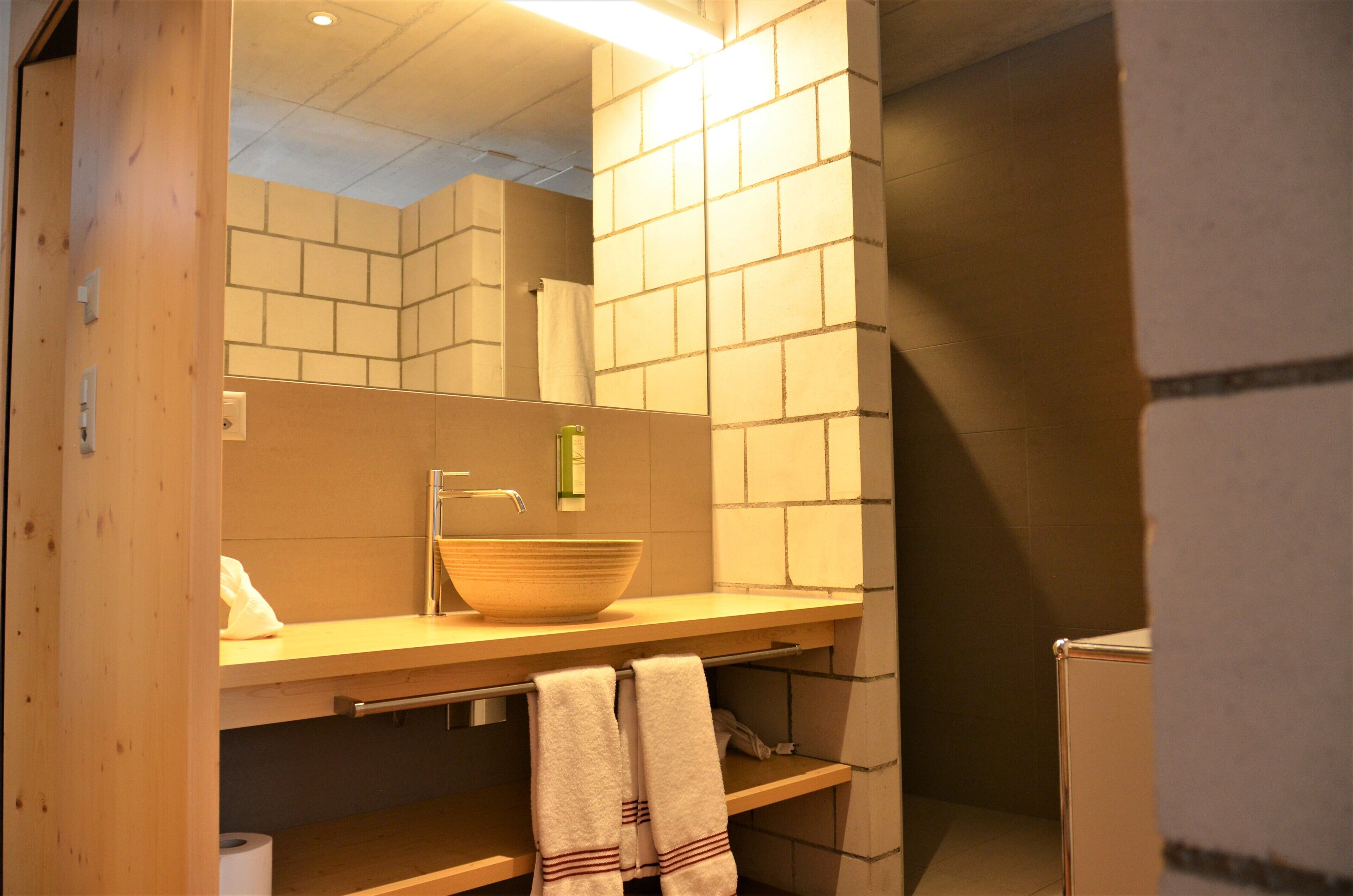 double room | bathroom | shower, free toiletries, hair dryer, towels