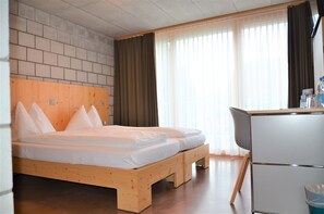 Habitación doble | Ropa de cama hipoalergénica y decoración personalizada 
