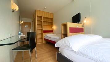 Basic-Zweibettzimmer | Allergikerbettwaren, individuell dekoriert, individuell eingerichtet