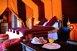 Tent | Bed sheets - Merzouga Paradise Luxury Camp (Taouz)
