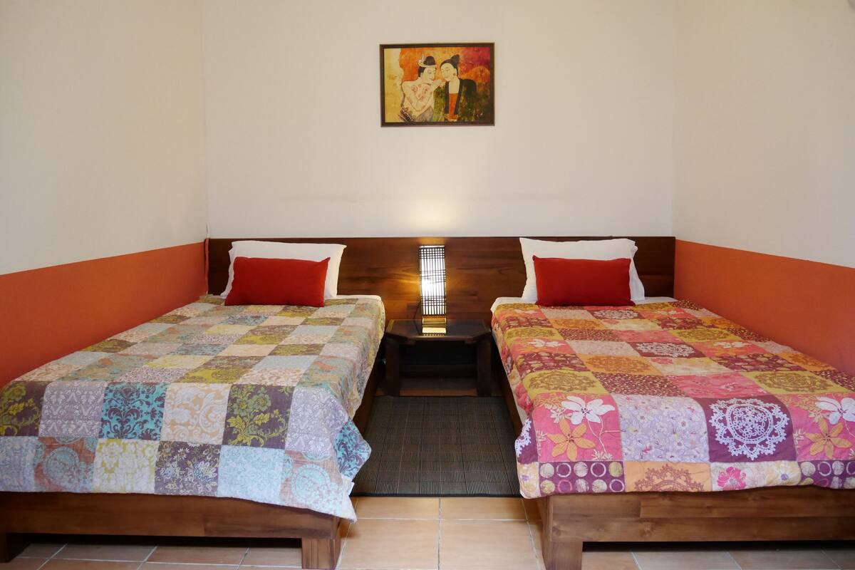 Decoración personalizada, muebles diferentes y escritorio