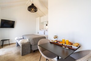 Deluxe Double Room, Ocean View, Sea Facing | Hypo-allergenic bedding, free minibar items, in-room safe - Escarpa - the Madeira Hideaway (Ponta do Sol)