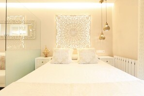 1 habitación, tabla de planchar con plancha, wifi y ropa de cama 