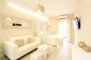 1 habitación, tabla de planchar con plancha, wifi y ropa de cama 