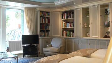 Suite Exclusive | 1 camera, biancheria da letto di alta qualità, copriletto in piuma