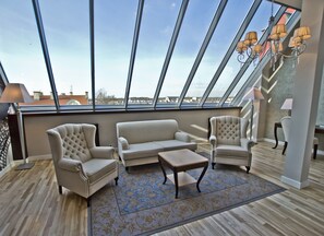 Apartment, 1 King Bed | Living room | 50-inch plasma TV with cable channels, TV - Best Western Plus Hotel Dyplomat (Olsztyn)