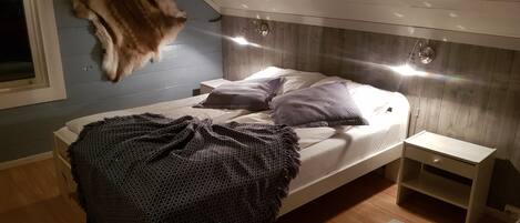 Deluxe Double Room, Bathtub