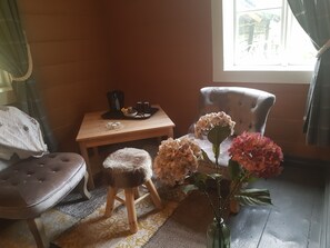 Twin Room | Free WiFi, bed sheets - Rødseter Inn (Sogndal)