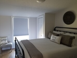 4 habitaciones, tabla de planchar con plancha, wifi y ropa de cama 