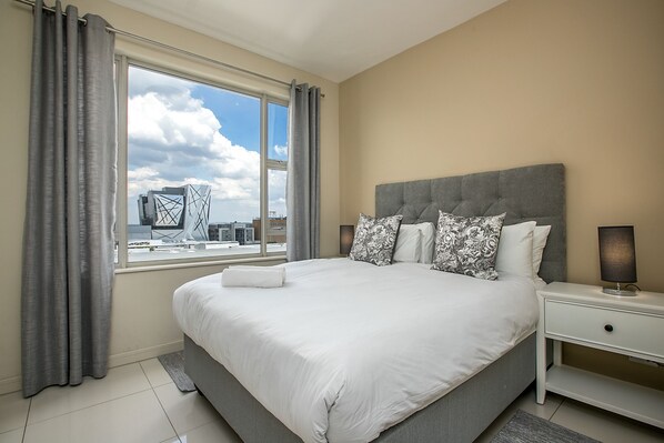 Deluxe Apartment, 1 Bedroom | 1 bedroom, premium bedding, desk, laptop workspace