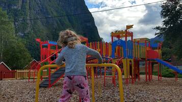 Zona de juegos infantil al aire libre