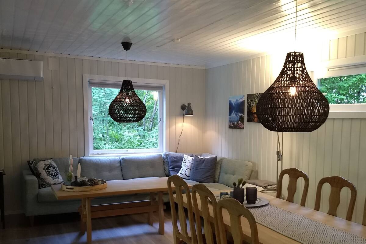 Panoramic-Ferienhütte (Hytte 8) | Essbereich im Zimmer