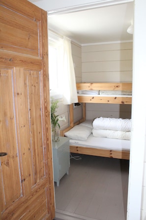 Basic Cabin (Hytte 4, Private WC, Shared Bathroom) | 2 bedrooms, travel crib, free WiFi