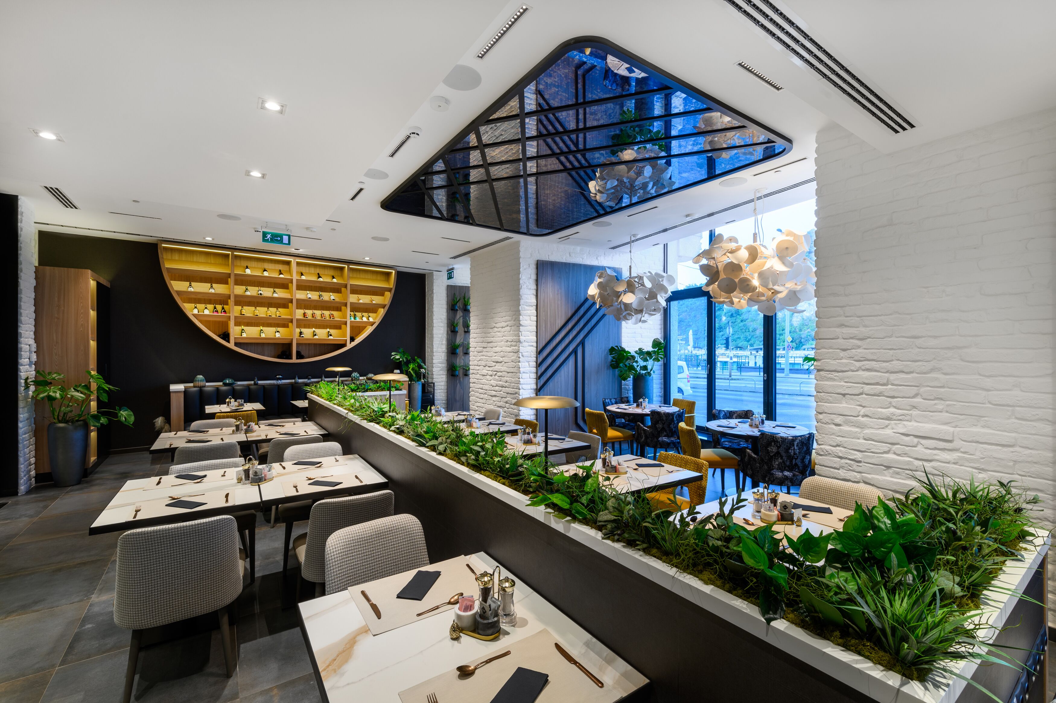 daily buffet breakfast (eur 21 per person)