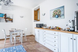 Daily buffet breakfast for a fee - Villa Prota Resort (Vico Equense)