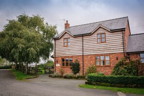 Exterior - Millmoor Farm Holidays (Malpas)