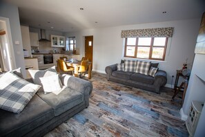 The Corn Store | Living room - Millmoor Farm Holidays (Malpas)