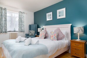 2 habitaciones, tabla de planchar con plancha, cuna de viaje y wifi 