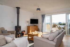 Fernseher, Kamin