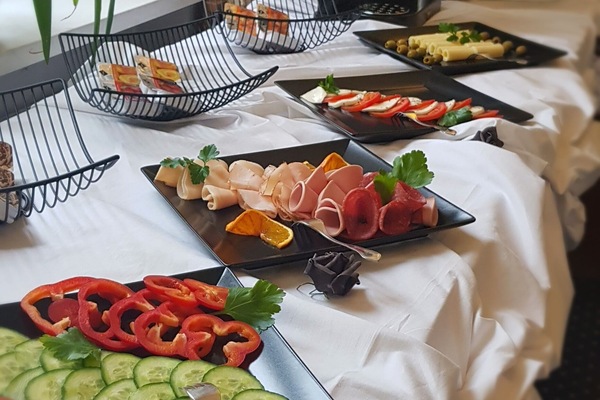 Daily buffet breakfast for a fee
