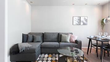 Smart TV, Netflix, streaming services
