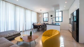 TV de tela plana 60 cm com canais a cabo, TV LCD, Netflix