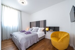 3 bedrooms, memory-foam beds, in-room safe, individually decorated - Saint Blaise Luxury Suite (Dubrovnik)